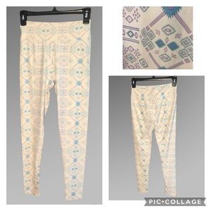 🆕 LuLaRoe OS Buttery Soft Leggings 🐇🌷